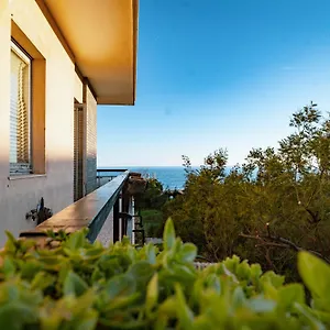  Apartment L'onda Giusta Italien